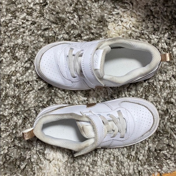 Kids 10C nikes - Picture 2 of 5